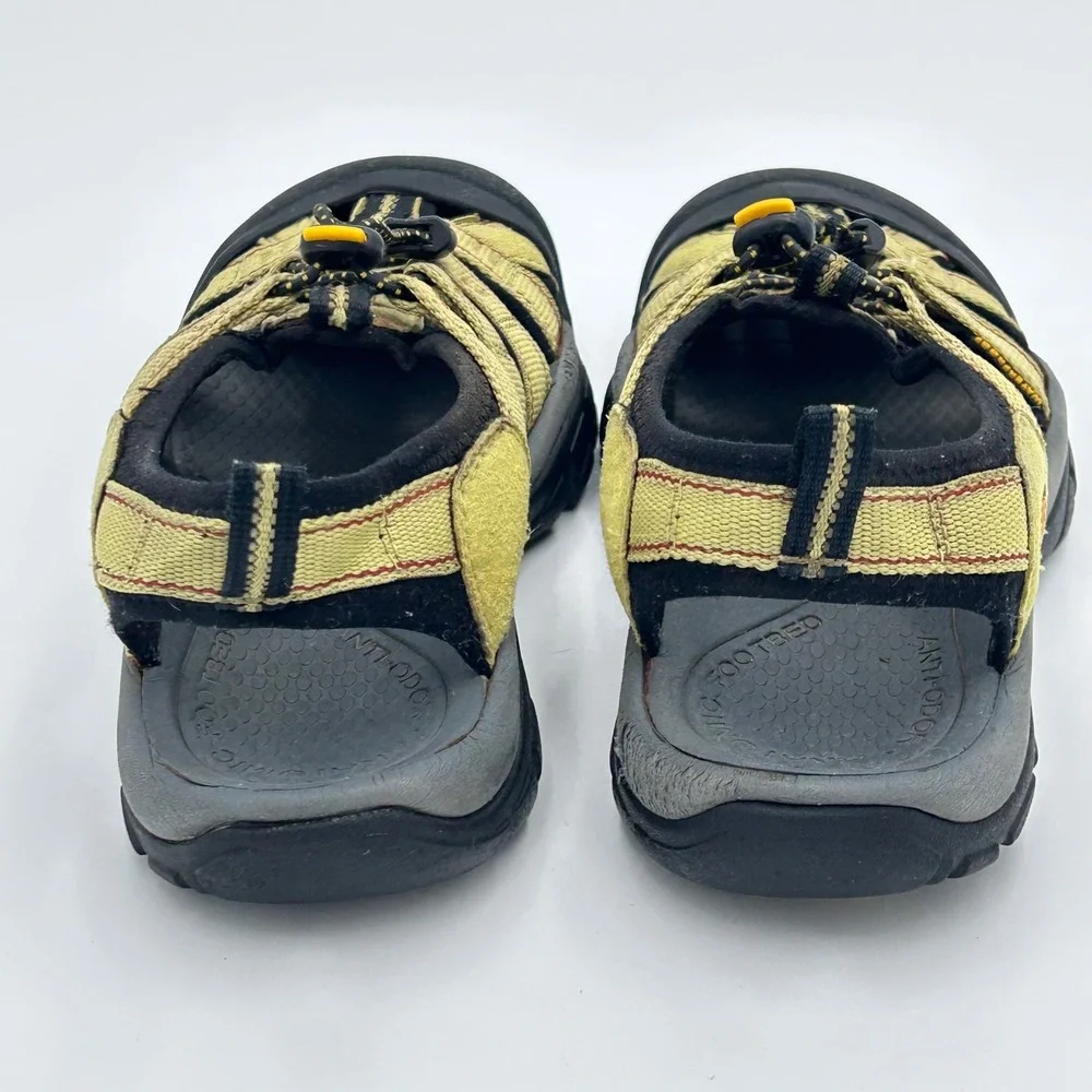 Keen Newport H2 Sandals Mens Size 8.5 Waterproof Hiking Outdoor Water Shoes Tan